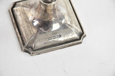Lot 80 - CARRINGTON & CO; a George V hallmarked silver...