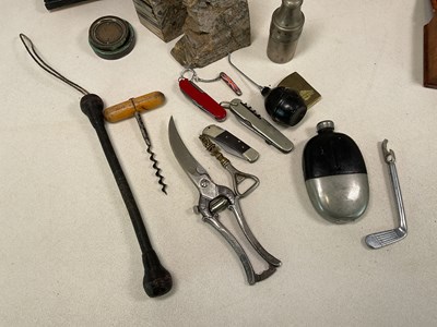 Lot 46 - A quantity of collectors' items, to include...
