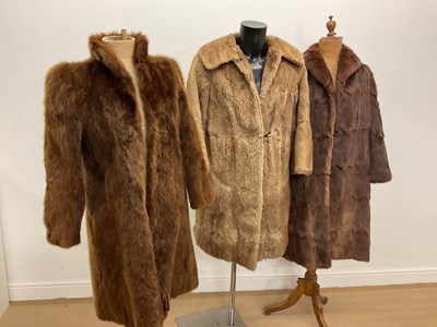 Lot 87 - A quantity of real fur and faux fur vintage...
