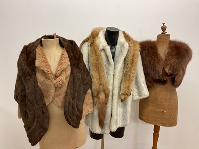 Lot 87 - A quantity of real fur and faux fur vintage...