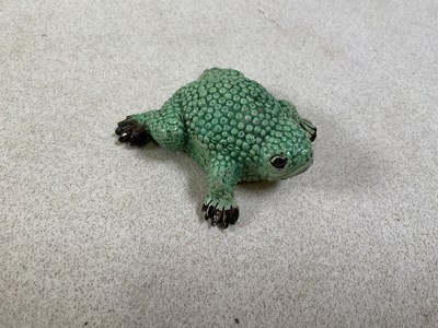 Lot 44 - A small collectors' lot, to include a George...