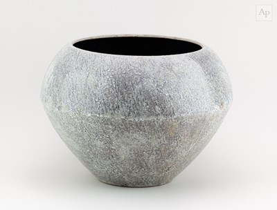Lot CHRIS CARTER (born 1945); a large stoneware...