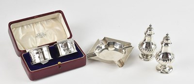 Lot 401 - VINER'S LTD; an Elizabeth II hallmarked silver...