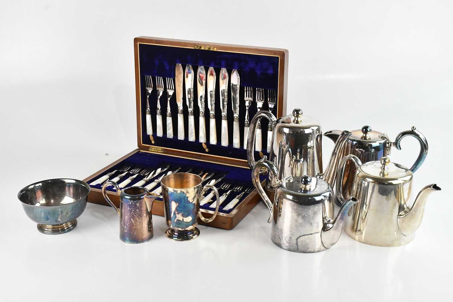Lot 40 - A small collection of assorted silver plate,...