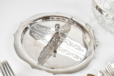 Lot 43 - A collection of silver plated cutlery...