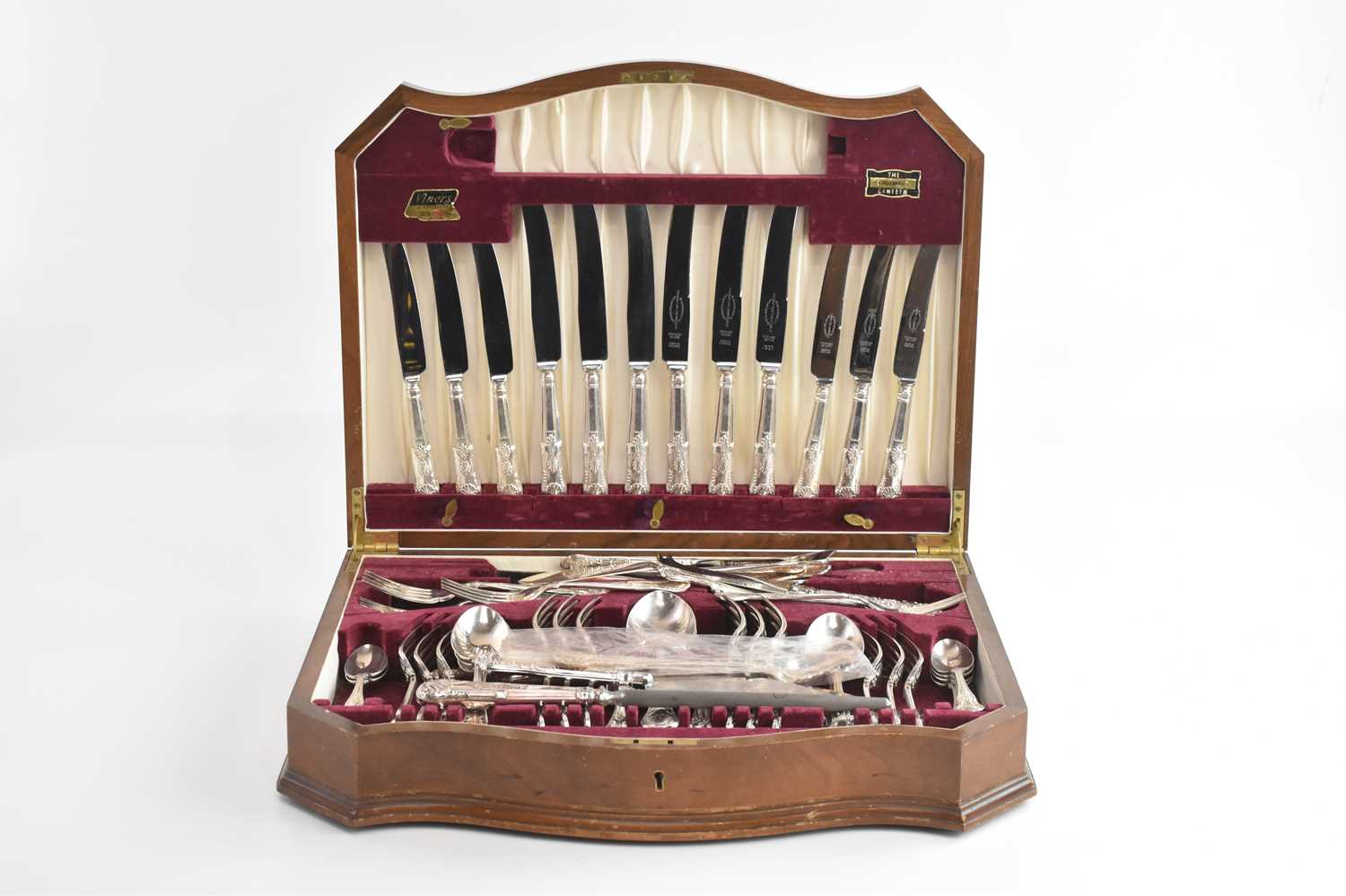 Lot 12 - VINER'S LTD; a silver plated canteen of Kings...