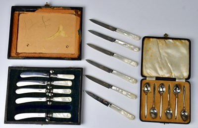 Lot 739 - WILLIAM ADAMS LTD; a cased set of six George...