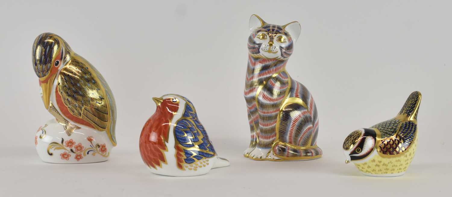 Lot 618 - ROYAL CROWN DERBY; four Imari decorated...
