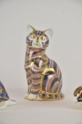 Lot 618 - ROYAL CROWN DERBY; four Imari decorated...