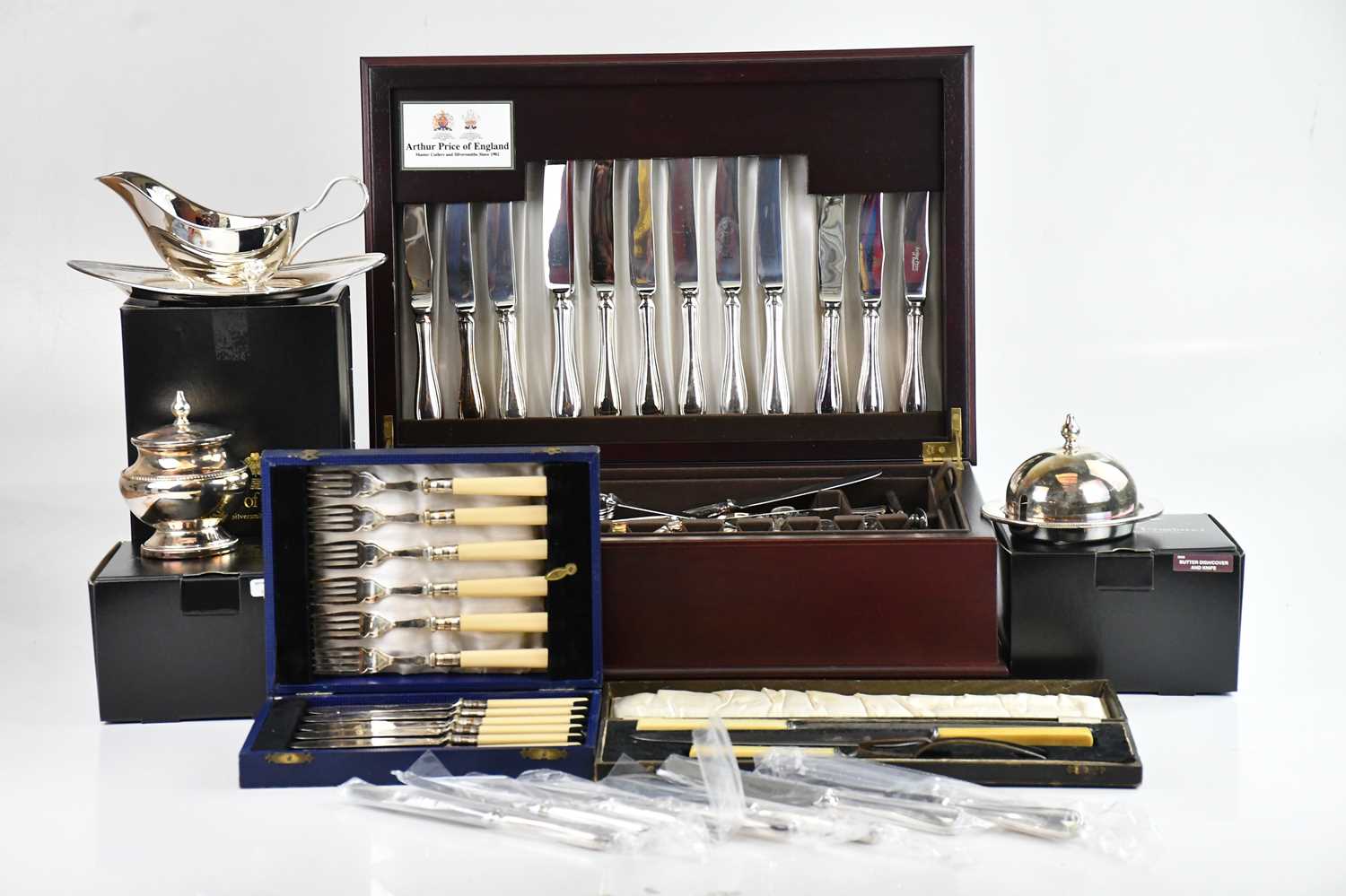 Lot 16 - A collection of assorted silver plate...