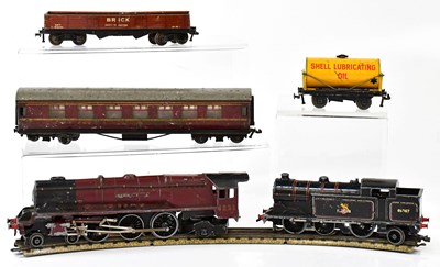 Lot 315 - A collection of vintage Hornby OO gauge...