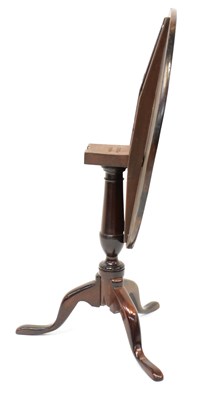 Lot 33 - A Georgian mahogany circular tilt-top...