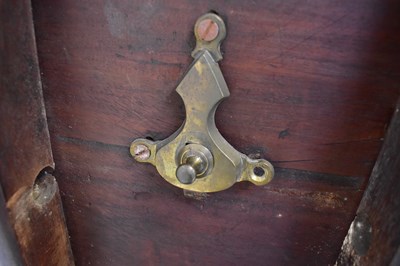 Lot 33 - A Georgian mahogany circular tilt-top...