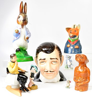 Lot 504 - TV and film related collectibles, including an...