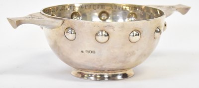 Lot 708 - WAKLEY & WHEELER; an Edward VII hallmarked...
