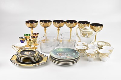 Lot 1449 - An assortment of ceramics and glassware...