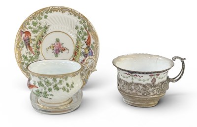 Lot 651 - CHELSEA; an 18th/19th century porcelain teacup...