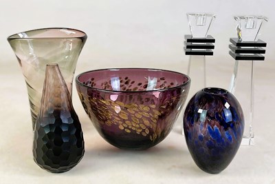 Lot 373 - A group of decorative glassware, comprising a...