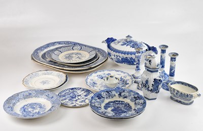 Lot 1368 - A collection of blue and white transfer...