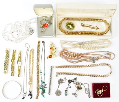 Lot 1110 - A 9ct yellow gold chain necklace, approx. 1.5g,...