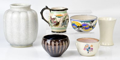 Lot 282 - A mixed lot of ceramics, to include Poole...
