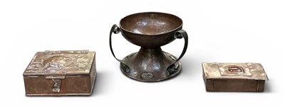 Lot 585 - An early 20th century copper footed tyg bowl,...