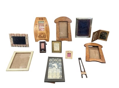 Lot 403 - A collection of eleven early 20th century and...