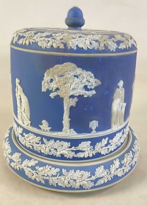 Lot 324 - A blue and white jasperware cheese dome, 24cm...