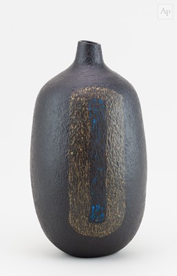 Lot GEOFFREY EASTOP (1921-2014); a stoneware...