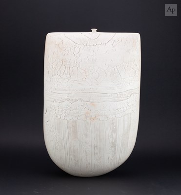 Lot PETER HAYES (born 1946); a very large raku...