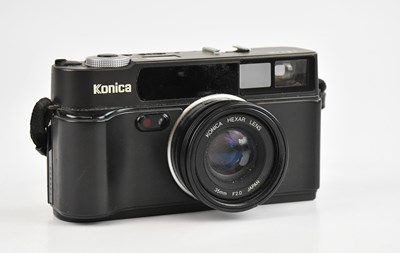 Lot KONICA; a Hexar 35mm compact camera (serial No...