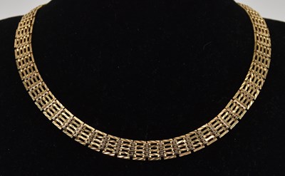 Lot 1364 - A 9ct yellow gold five bar gate link necklace...