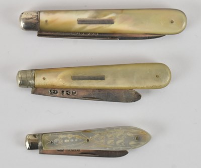 Lot 1143 - A Victorian hallmarked silver and mother of...