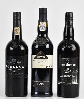 Lot 2471 - PORT; a bottle of 1998 Dow's late bottles...