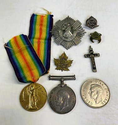 Lot 228 - A WWI medal pair, comprising a 1914-1918...