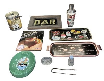 Lot 419 - A quantity of collectible bar and cocktail bar...