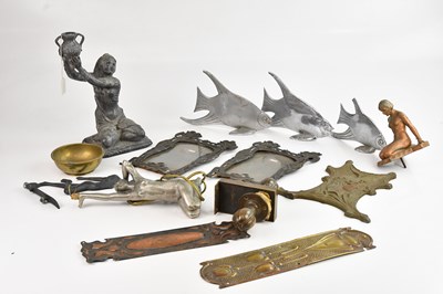 Lot 1415 - A collection of c1900 and later metalware,...