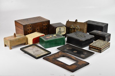 Lot 2210 - A Victorian inlaid walnut jewellery box, with...