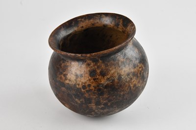 Lot 1142 - A Native American early pottery bowl, 14cm.