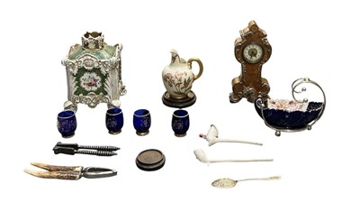 Lot 436 - A quantity of collectors' items including nut...