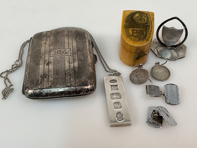Lot 599 - A George V hallmarked silver cigarette case,...