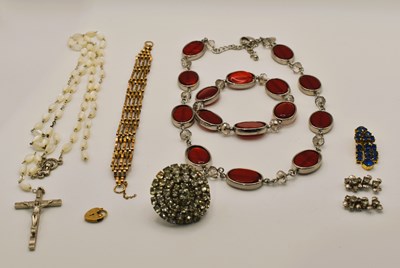 Lot 650 - A 9ct gold gatelink bracelet, length 17cm,...