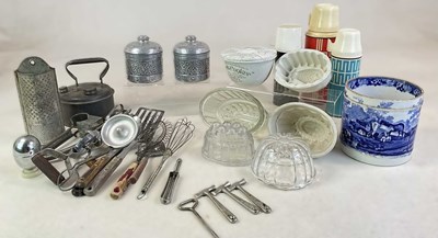 Lot 66 - A quantity of kitchenalia to include a pair of...
