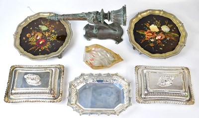 Lot 675 - A mixed lot of plated ware, comprising pierced...