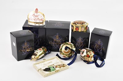 Lot 1251 - ROYAL CROWN DERBY; three Imari decorated...