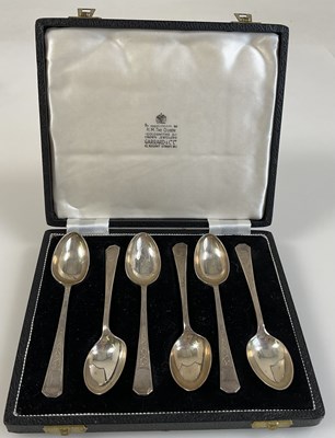Lot 606 - A set of six Elizabeth II hallmarked silver...