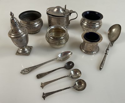 Lot 586 - A collection of hallmarked silver to include a...