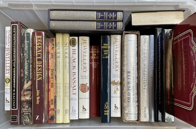 Lot 467 - A collection of antiques and reference books,...