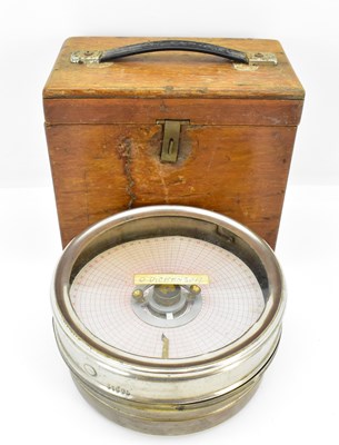 Lot 526 - A vintage pigeon racing timer clock, in oak case.