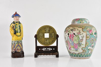 Lot 1077 - An early 20th century Japanese Famille Verte...